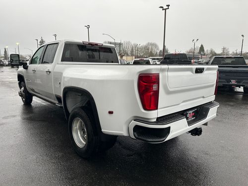 2022 Chevrolet Silverado 3500HD High Country Pickup 4D 8 ft Crew Cab Lower Image 3