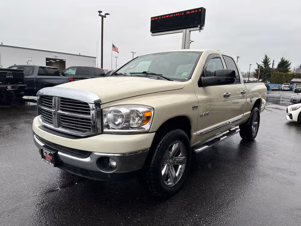2008 Dodge Ram 1500 SLT Pickup 4D 6 1/4 ft Quad Cab Image 3
