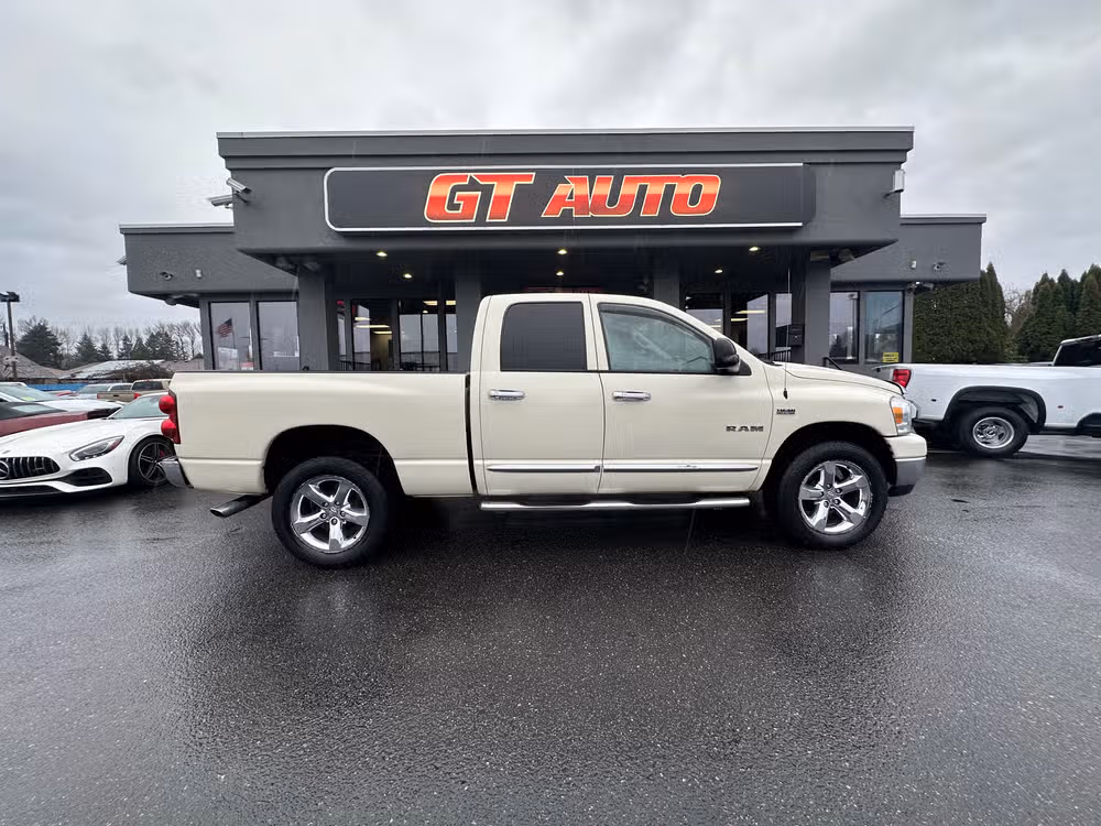 2008 Dodge Ram 1500 SLT Pickup 4D 6 1/4 ft Quad Cab Image 8
