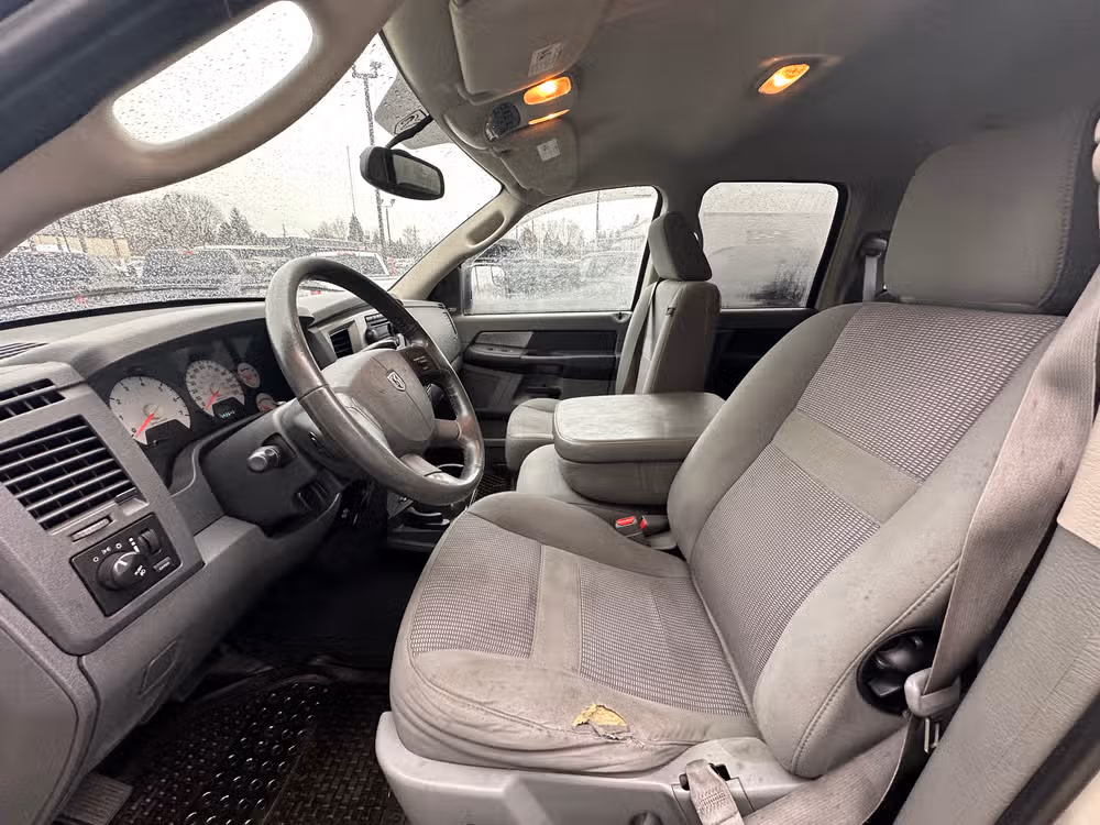2008 Dodge Ram 1500 SLT Pickup 4D 6 1/4 ft Quad Cab Image 9