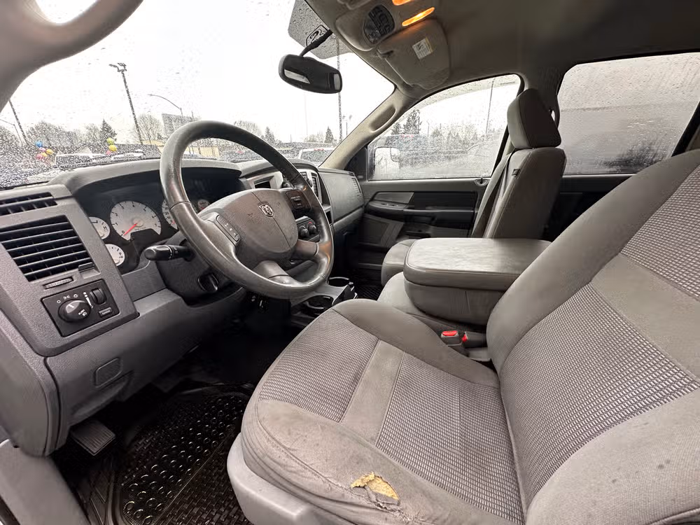 2008 Dodge Ram 1500 SLT Pickup 4D 6 1/4 ft Quad Cab Image 10