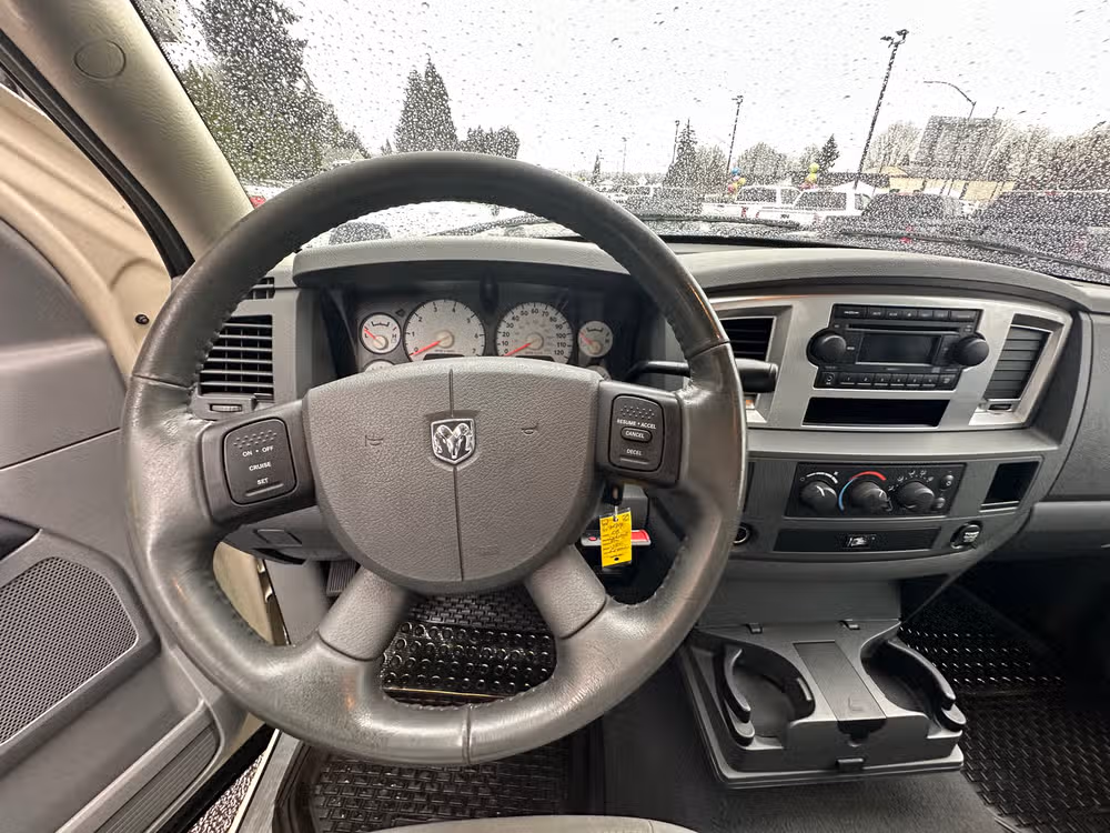 2008 Dodge Ram 1500 SLT Pickup 4D 6 1/4 ft Quad Cab Image 19