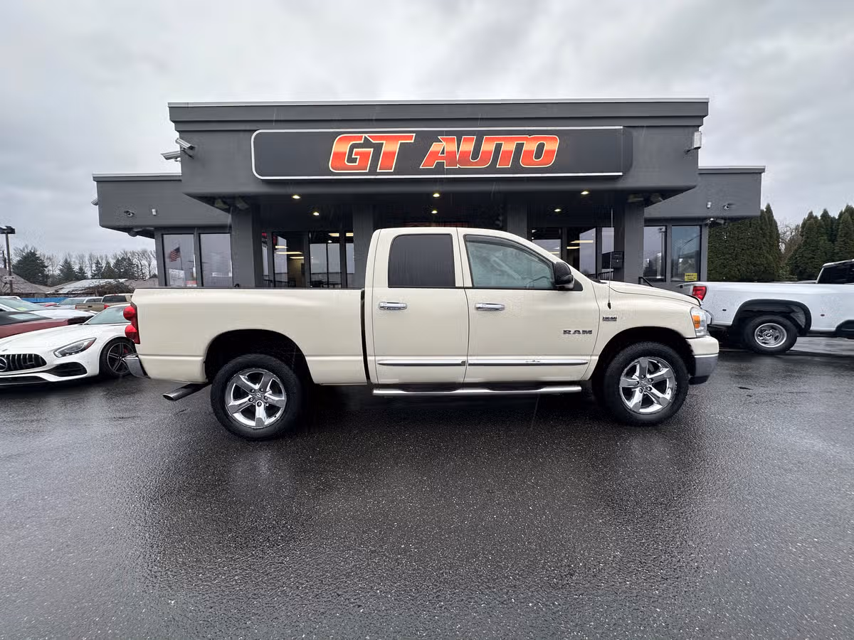 2008 Dodge Ram 1500 SLT Pickup 4D 6 1/4 ft Quad Cab Image 8