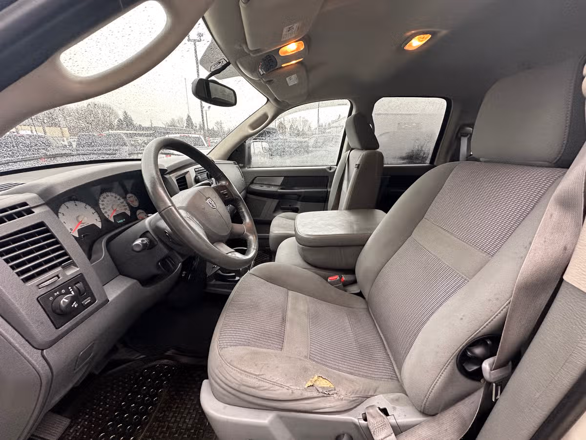 2008 Dodge Ram 1500 SLT Pickup 4D 6 1/4 ft Quad Cab Image 9