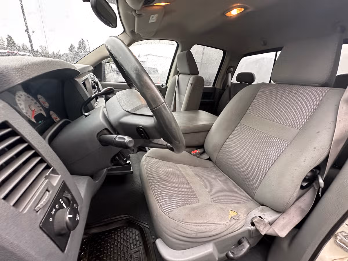 2008 Dodge Ram 1500 SLT Pickup 4D 6 1/4 ft Quad Cab Image 11