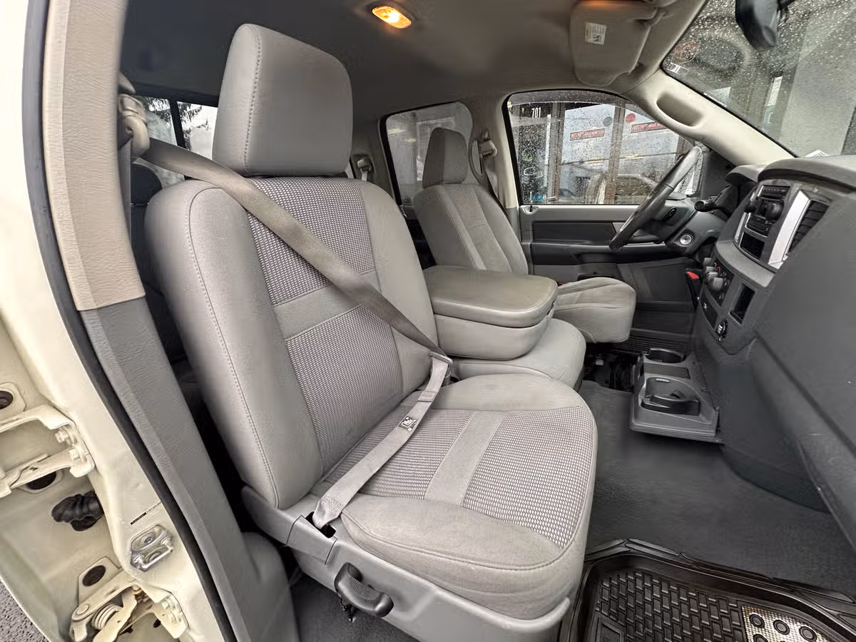 2008 Dodge Ram 1500 SLT Pickup 4D 6 1/4 ft Quad Cab Image 14