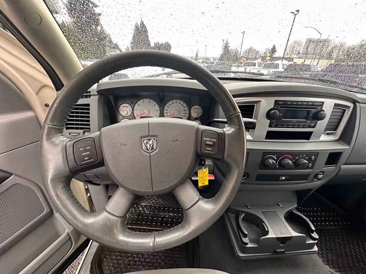 2008 Dodge Ram 1500 SLT Pickup 4D 6 1/4 ft Quad Cab Image 19