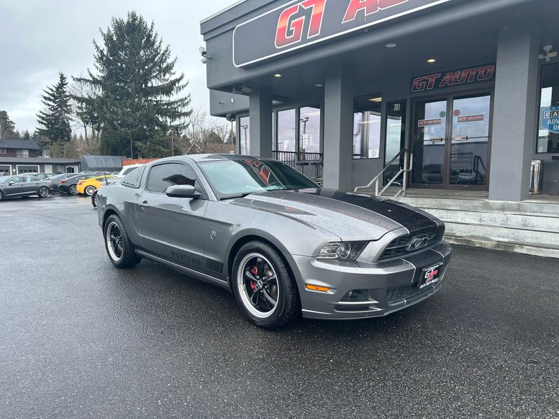 2013 Ford Mustang V6 Upper Image 1