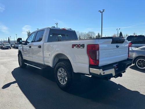2020 Ford F-350 Super Duty XLT Crew Cab Lower Image 3