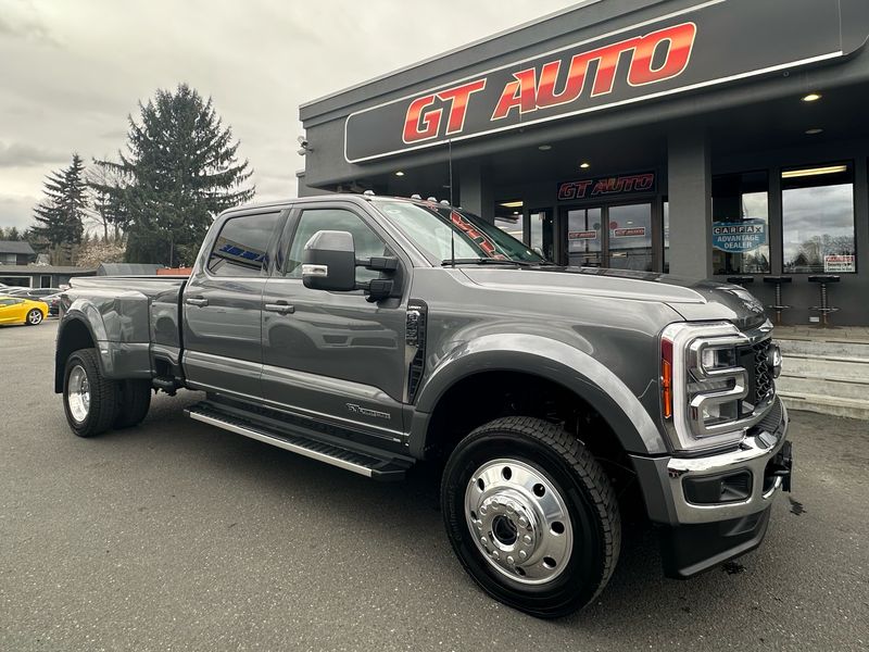 2023 Ford F-450 Super Duty Lariat Crew Cab Upper Image 1
