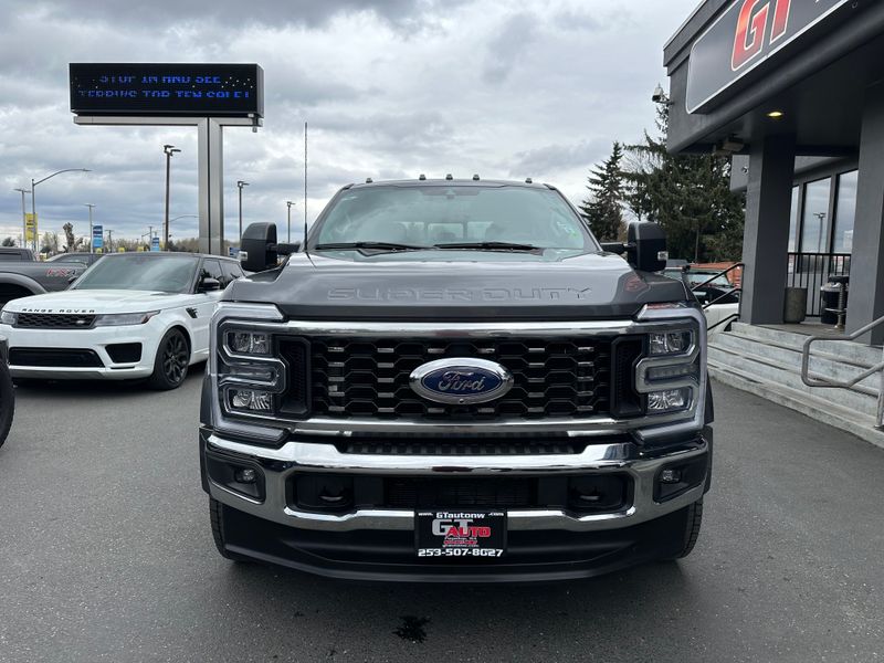 2023 Ford F-450 Super Duty Lariat Crew Cab Upper Image 2