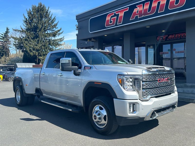 2023 GMC Sierra 3500HD Denali Crew Cab Upper Image 1