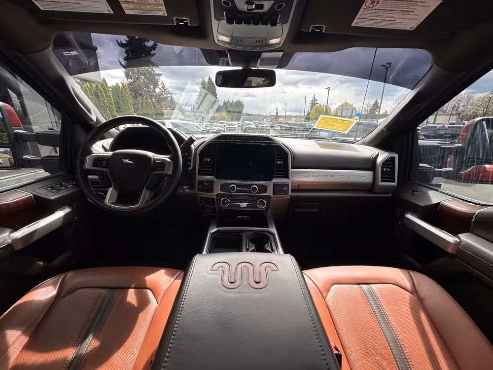 2022 Ford F-350 Super Duty King Ranch Crew Cab Image 9