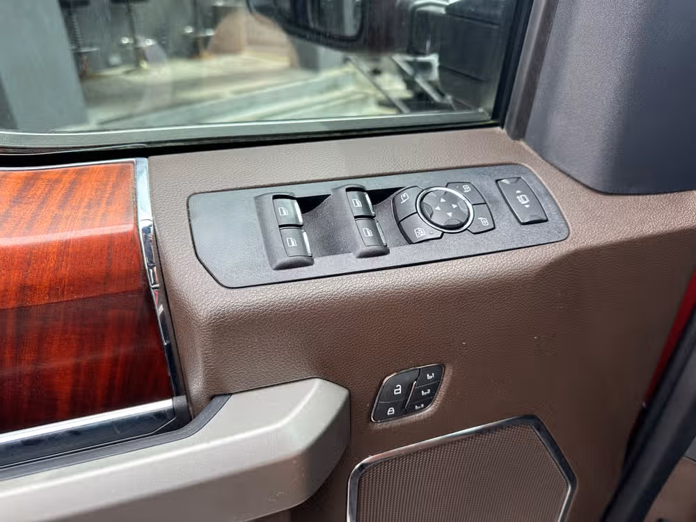 2022 Ford F-350 Super Duty King Ranch Crew Cab Image 30