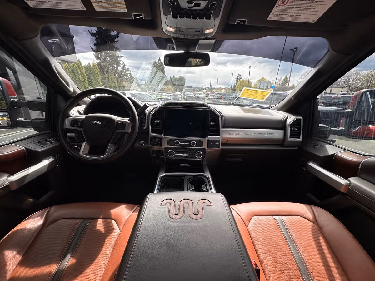 2022 Ford F-350 Super Duty King Ranch Crew Cab Image 9