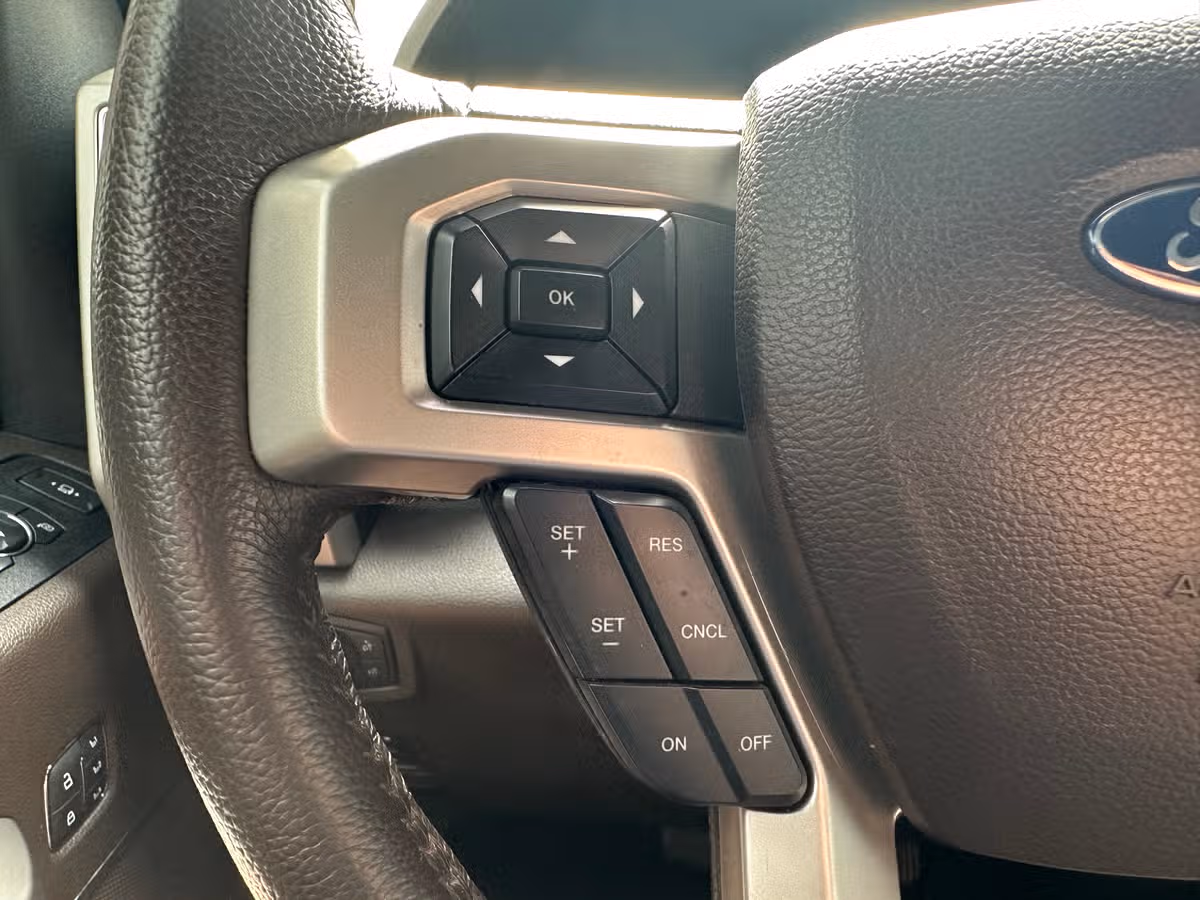 2022 Ford F-350 Super Duty King Ranch Crew Cab Image 26