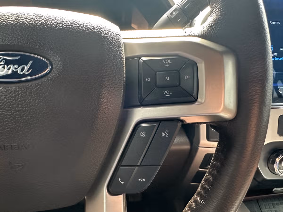 2022 Ford F-350 Super Duty King Ranch Crew Cab Image 27