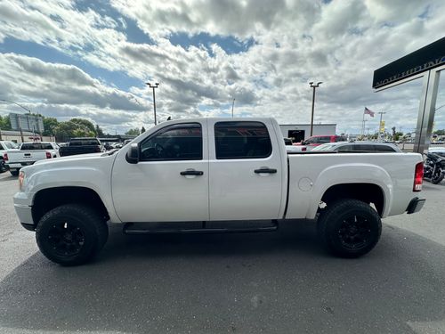 2011 GMC Sierra 1500 SLE Crew Cab Lower Image 2
