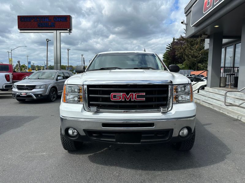 2011 GMC Sierra 1500 SLE Crew Cab Upper Image 2