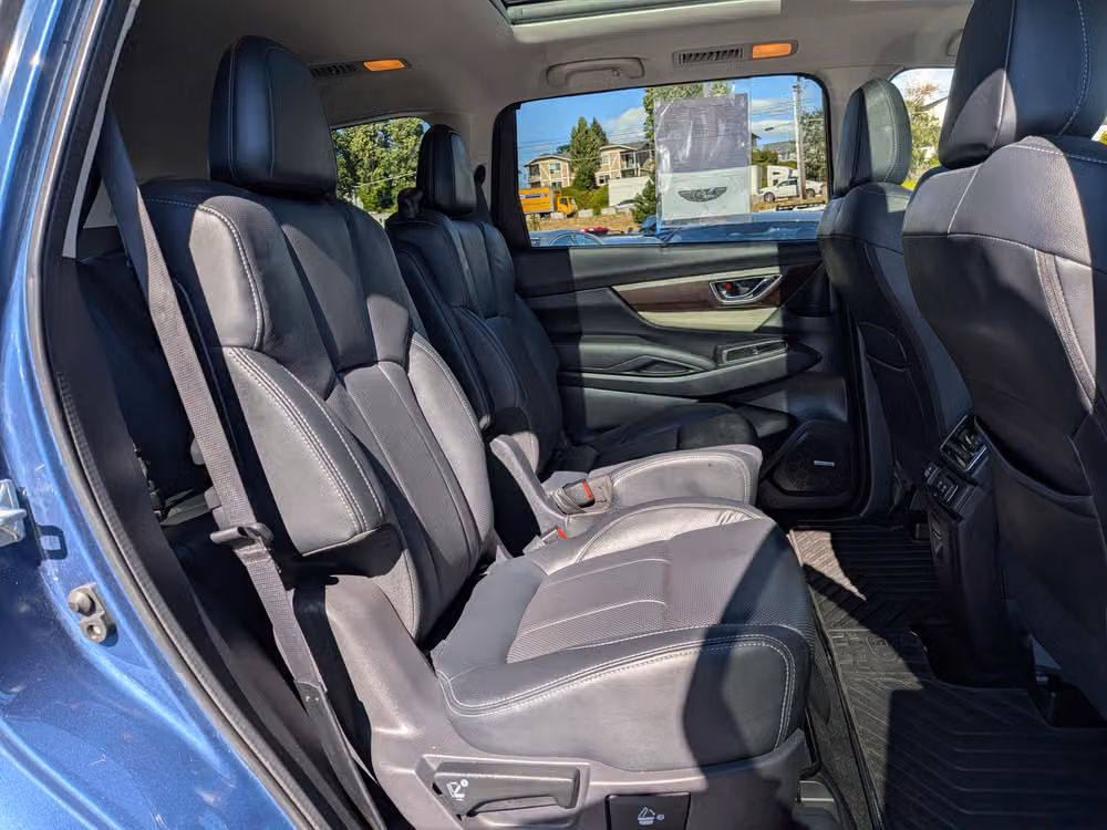 2022 Subaru Ascent Touring Image 8