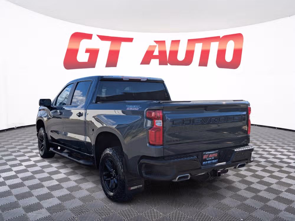 2021 Chevrolet Silverado 1500 LT Trail Boss Pickup 4D 5 3/4 ft Crew Cab Image 4