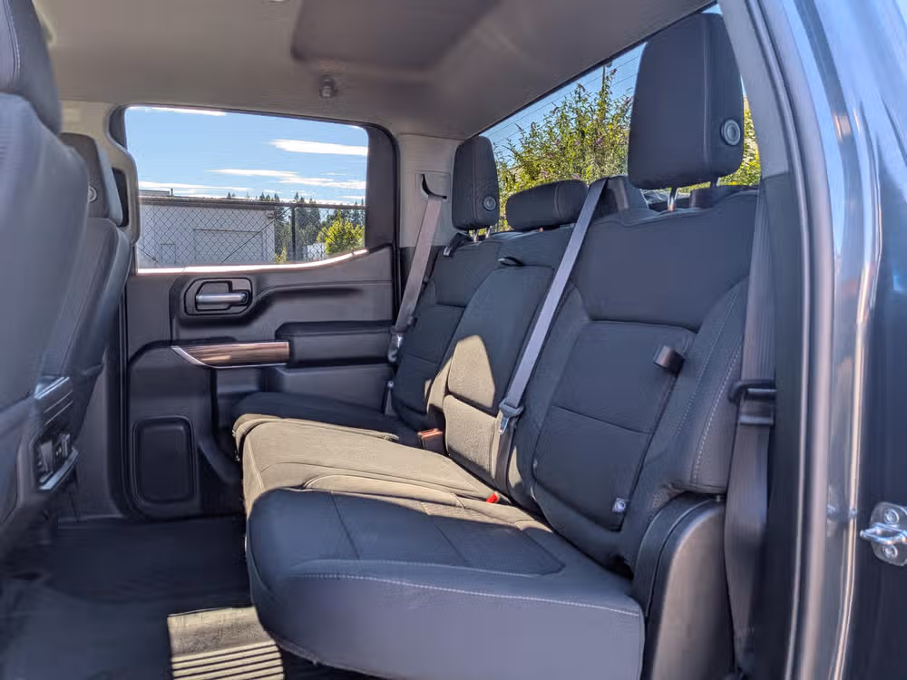 2021 Chevrolet Silverado 1500 LT Trail Boss Pickup 4D 5 3/4 ft Crew Cab Image 7