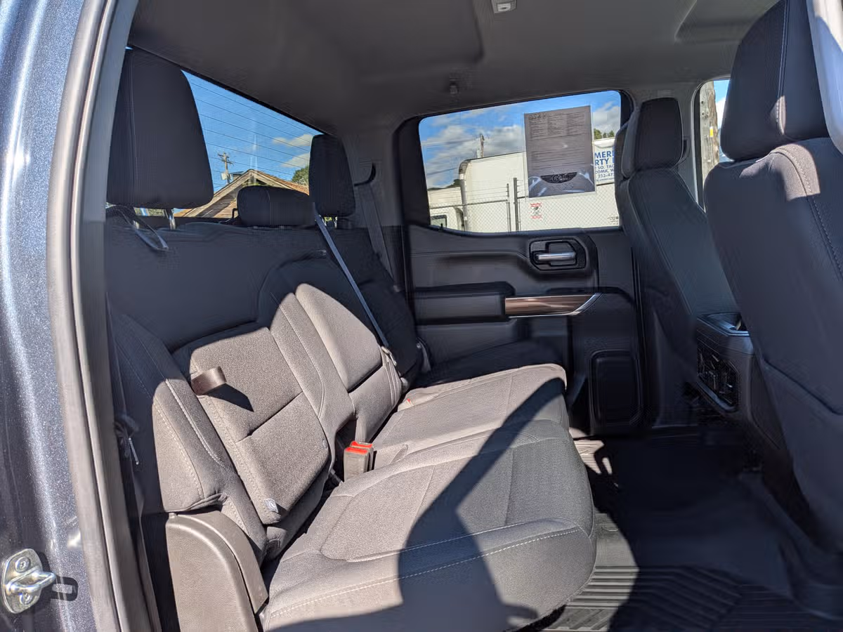 2021 Chevrolet Silverado 1500 LT Trail Boss Pickup 4D 5 3/4 ft Crew Cab Image 9