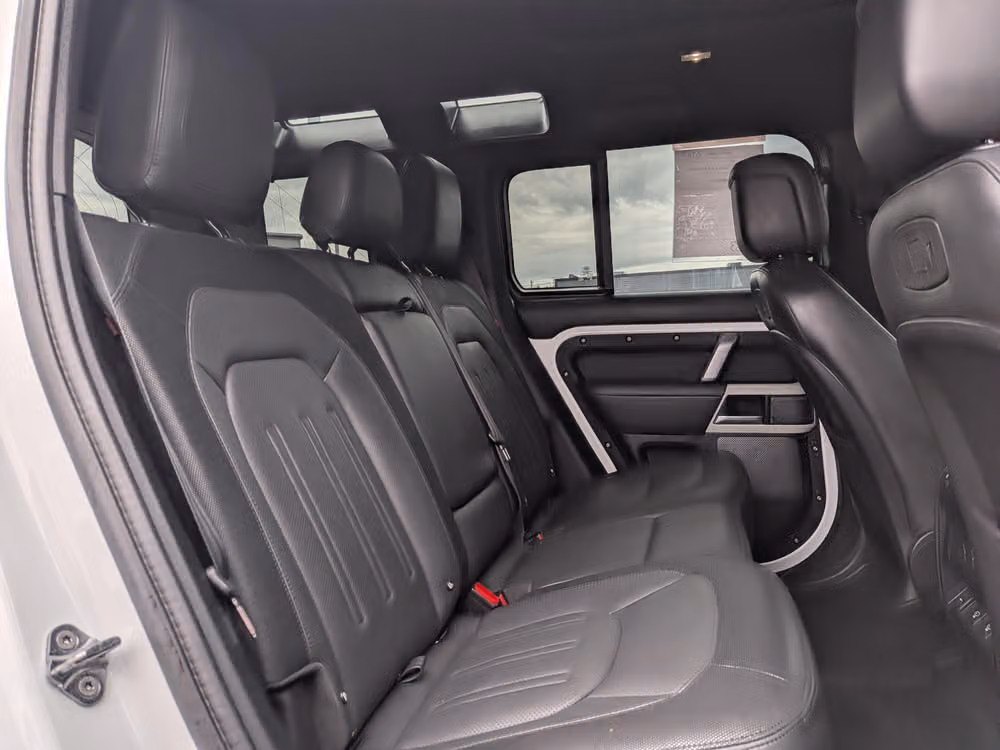 2021 Land Rover Defender 110 X-Dynamic HSE Image 8
