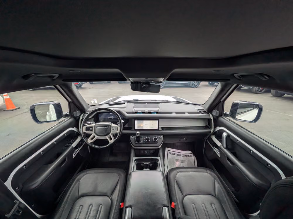 2021 Land Rover Defender 110 X-Dynamic HSE Image 9