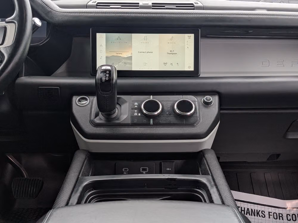 2021 Land Rover Defender 110 X-Dynamic HSE Image 10