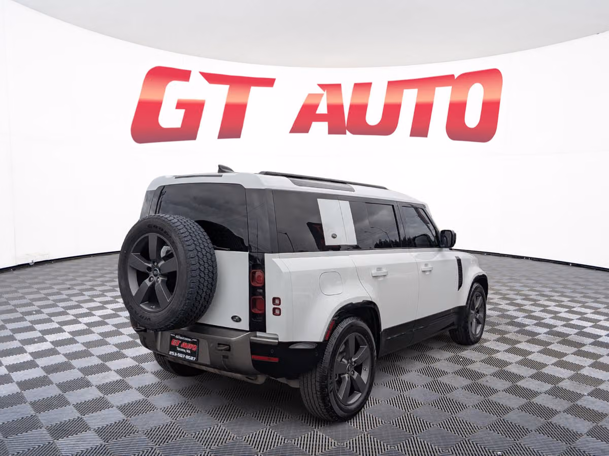 2021 Land Rover Defender 110 X-Dynamic HSE Image 4
