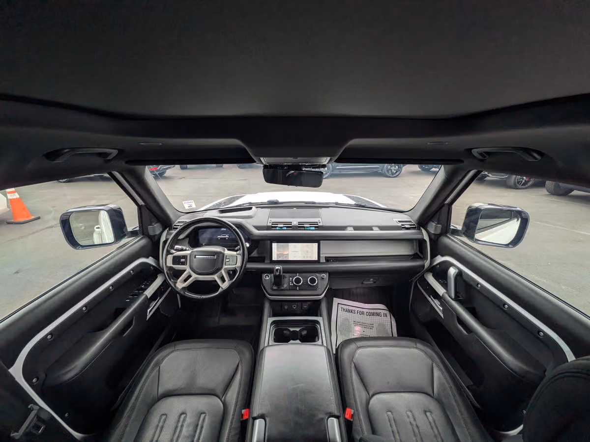 2021 Land Rover Defender 110 X-Dynamic HSE Image 9
