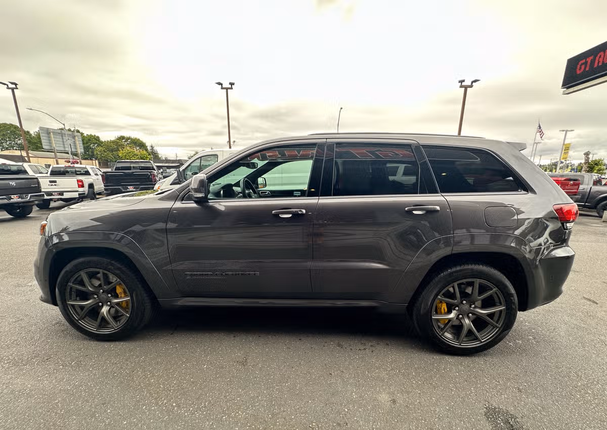 2020 Jeep Grand Cherokee Trackhawk Image 4