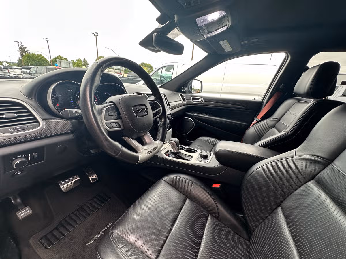 2020 Jeep Grand Cherokee Trackhawk Image 11
