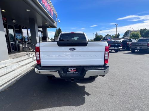2020 Ford F-350 Super Duty XLT Crew Cab Lower Image 3