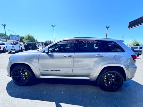 2018 Jeep Grand Cherokee Trackhawk Lower Image 2