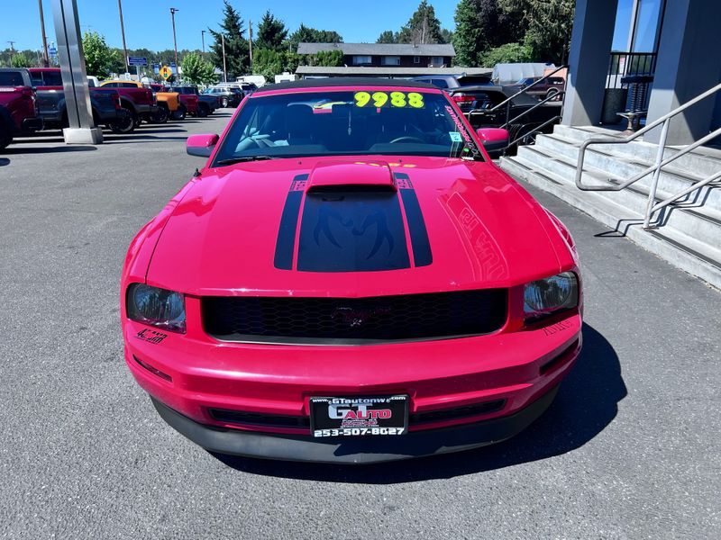 2009 Ford Mustang V6 Deluxe Upper Image 2