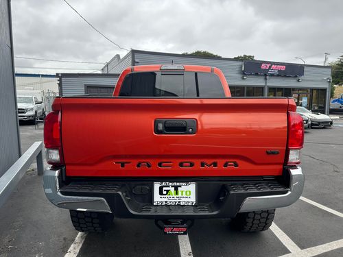 2017 Toyota Tacoma TRD Off-Road Double Cab Lower Image 2