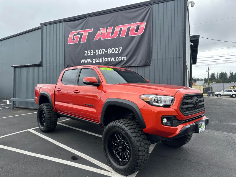 2017 Toyota Tacoma TRD Off-Road Double Cab Upper Image 1