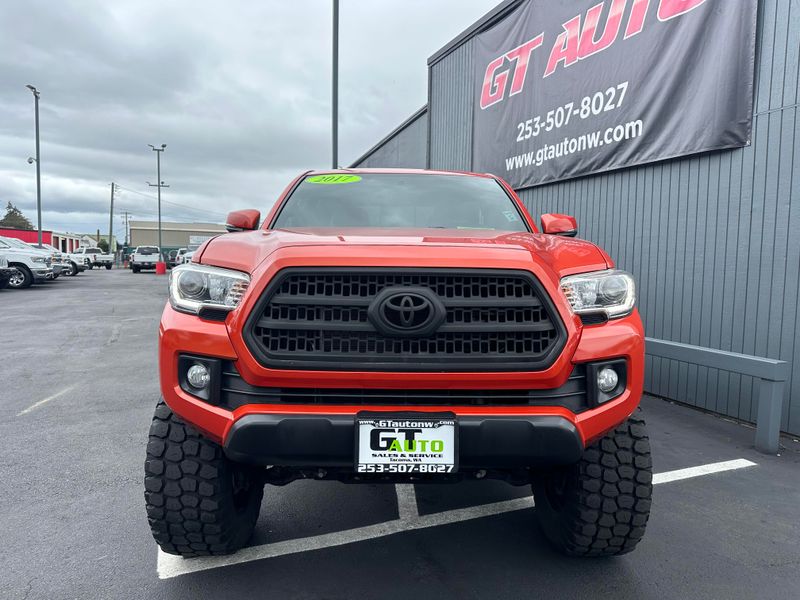 2017 Toyota Tacoma TRD Off-Road Double Cab Upper Image 2