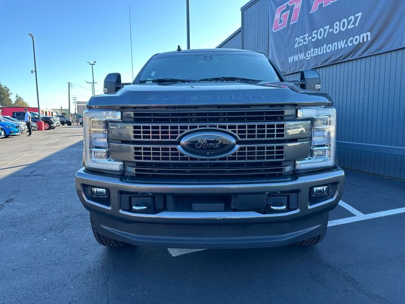 2019 Ford F-350 Super Duty Platinum Crew Cab Upper Image 2