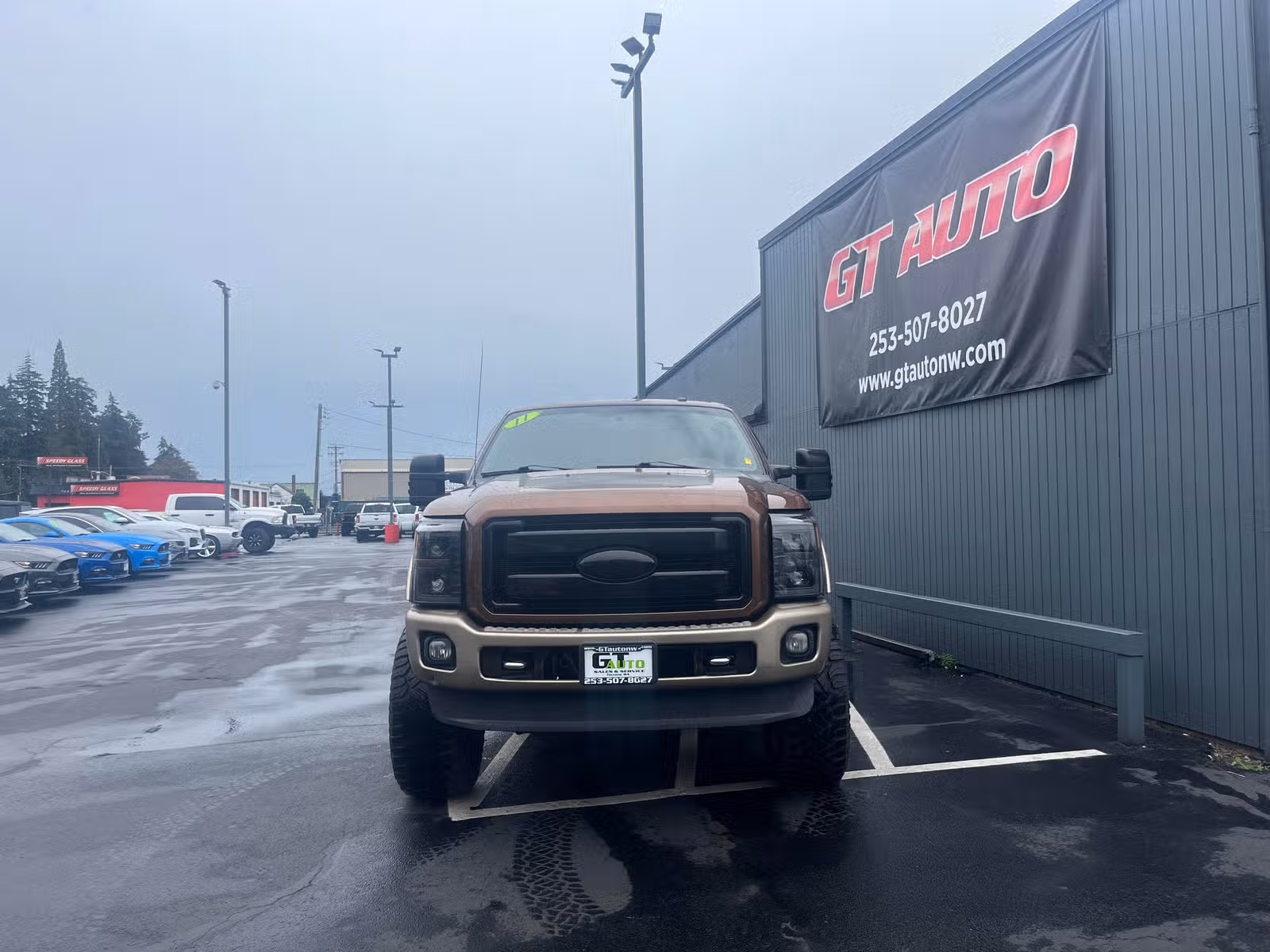 2011 Ford F-350 Super Duty King Ranch Crew Cab Upper Image 2
