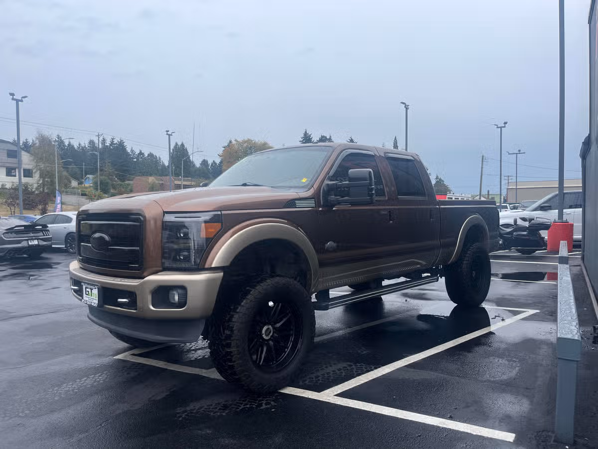 2011 Ford F-350 Super Duty King Ranch Crew Cab Image 3