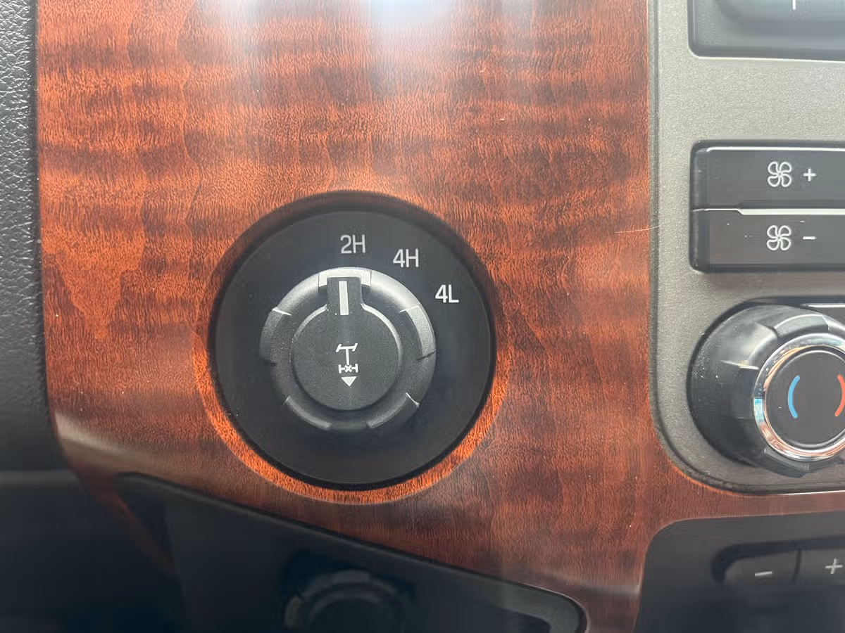2011 Ford F-350 Super Duty King Ranch Crew Cab Image 21