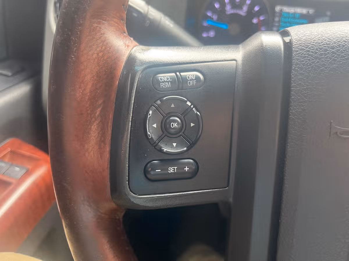 2011 Ford F-350 Super Duty King Ranch Crew Cab Image 23