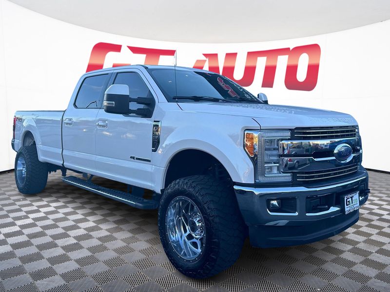 2018 Ford F-350 Super Duty Lariat Crew Cab Upper Image 1