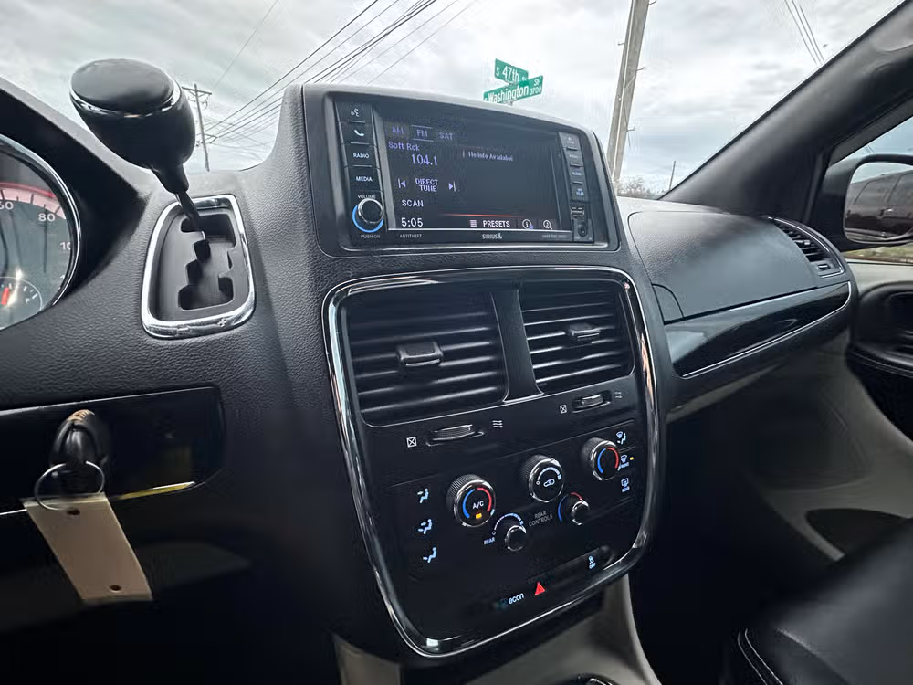 2018 Dodge Grand Caravan SXT Passenger Image 23