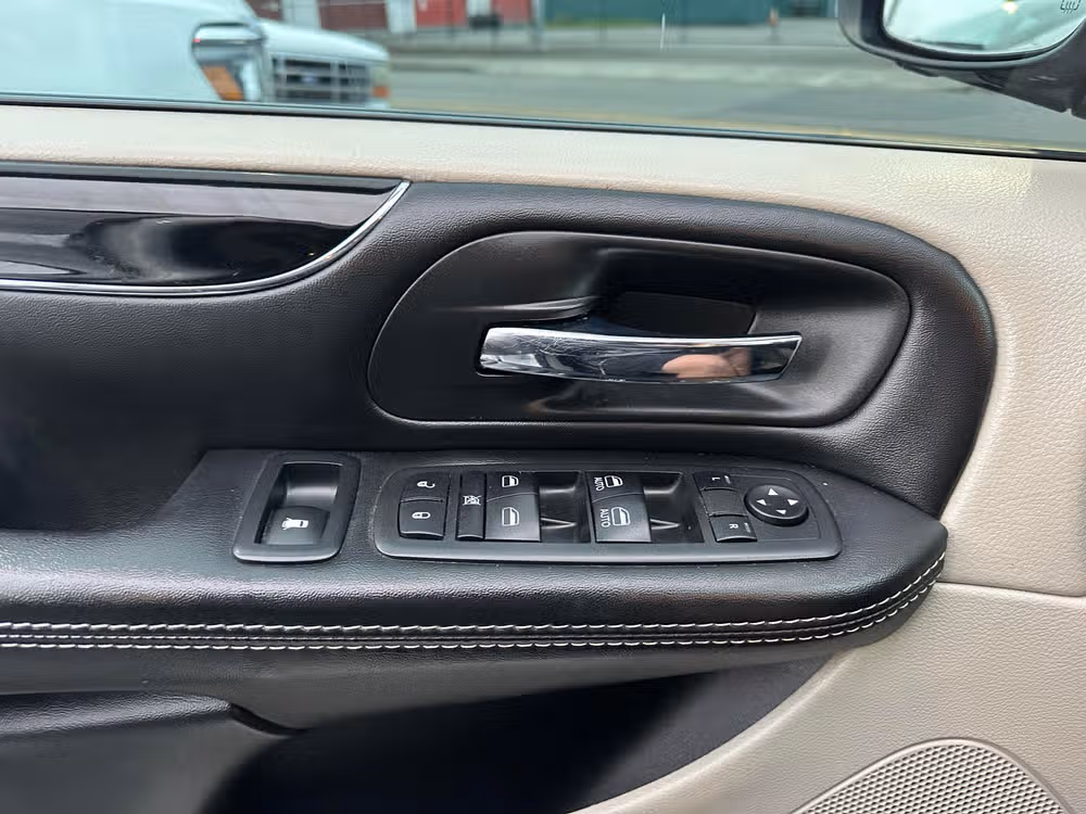 2018 Dodge Grand Caravan SXT Passenger Image 31