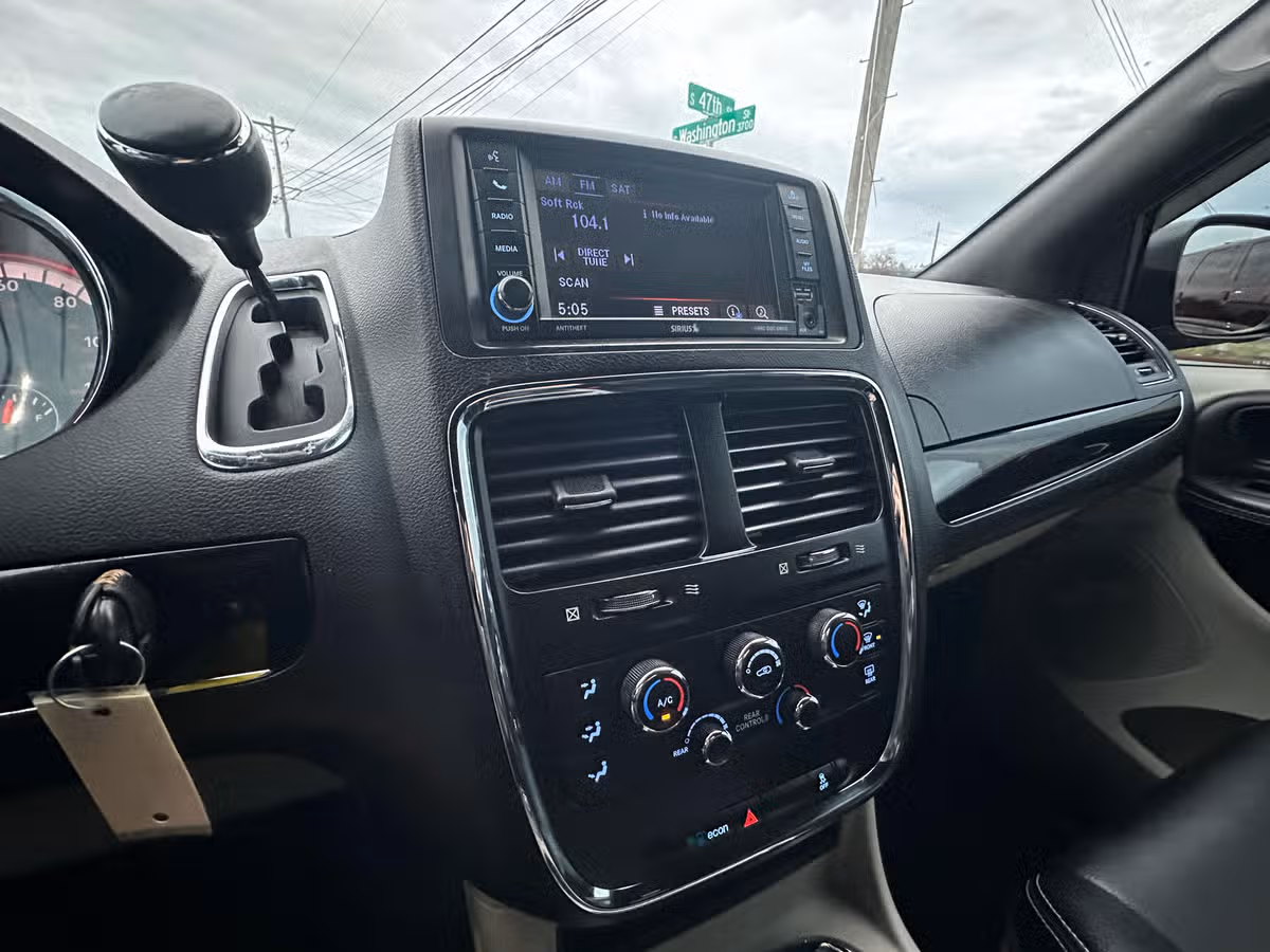 2018 Dodge Grand Caravan SXT Passenger Image 23