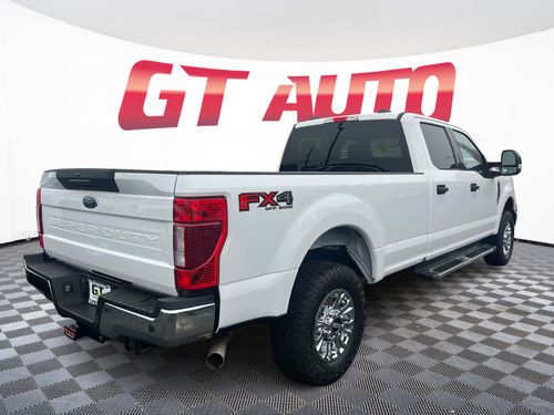 2020 Ford F-350 Super Duty XLT Crew Cab Lower Image 3